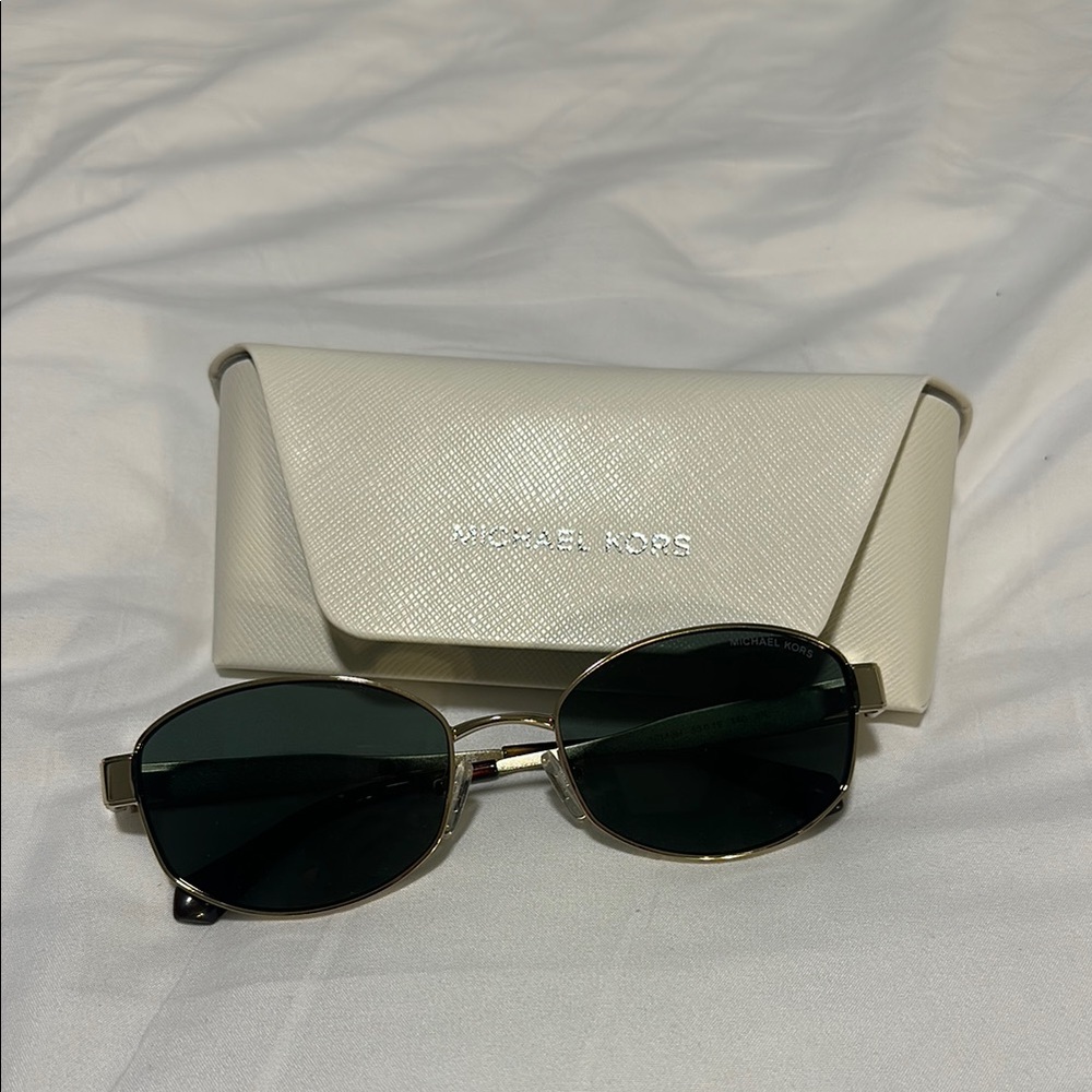 Michael Kors Monte Carlo Sunglasses with White Case
